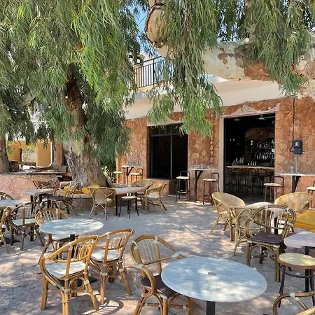 Hotel Elia's